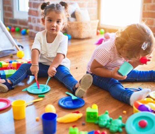 Die ersten Kindersachen, die Eltern sich zulegen kosten meisten ein halbes Vermögen und nicht alles davon, brauchen die Kinder wirklich.