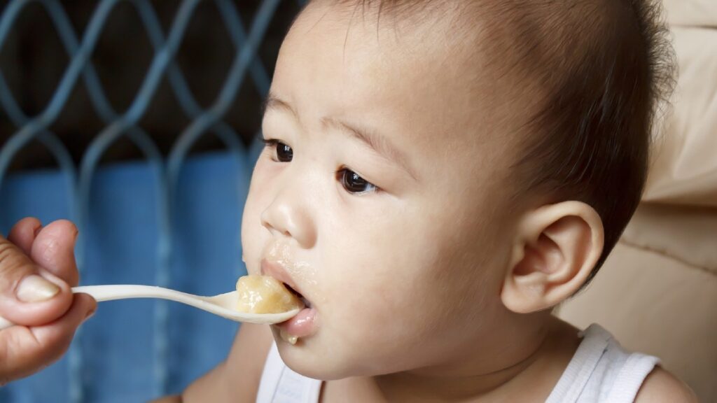 Beikost in anderen Ländern: So werden Babys weltweit gefüttert