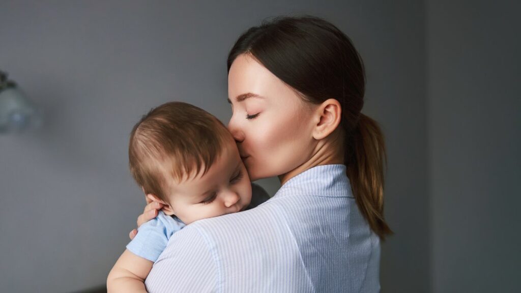 „Die Antwort auf alle Fragen: Sie braucht mich.“ Eine Mama über kurze Nächte