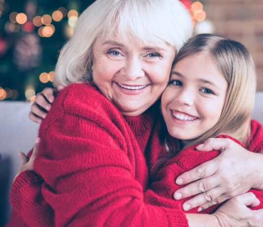 Niemand sollte Kinder zu einer Umarmung zwingen - auch nicht an Weihnachten.