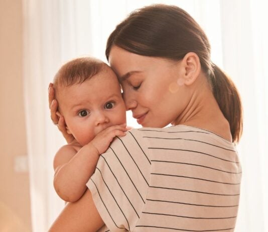 Leben mit Baby: Mit dem neuen Erdenbürger steht das Leben Kopf.