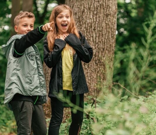 Nichts ahnend spielten Julia, ihr Bruder und ihr Neffe auf dem Cerchoy – die achtjährige Julia wird noch immer vermisst.