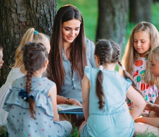 Die "Kindertagesstätte Benjamin Blümchen” in Bautzen, Sachsen benennt sich um, da der Name nicht mehr zeitgemäß sei und ihre Verbundenheit mit der Natur sowie gesunder Ernährung nicht vertreten würde.