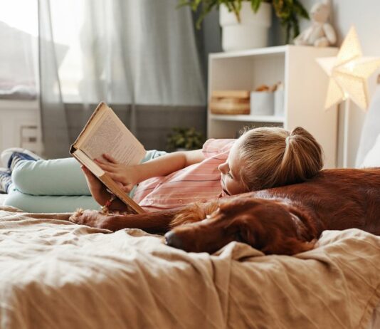 Lesen hat für Kinder viele Vorteile.