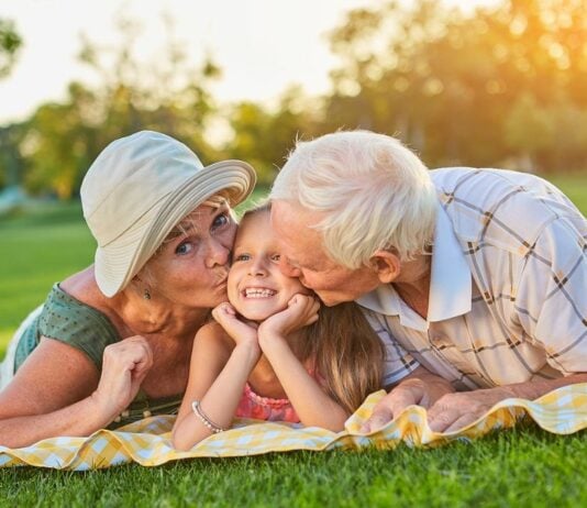 „Liebe Großeltern, schön, dass es euch gibt, aaaaaber...” Foto: Symbolbild, Bigstock