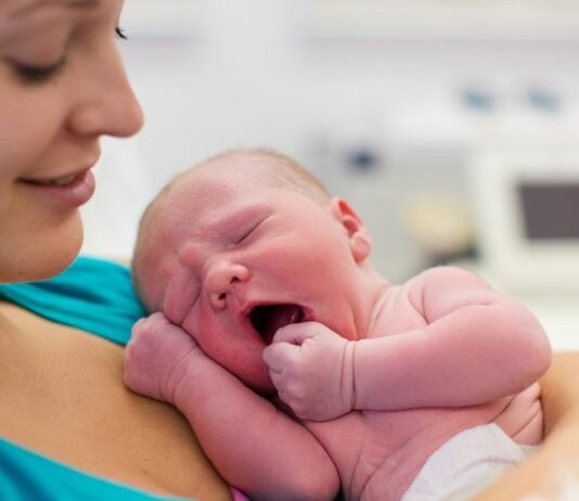 Eine sanfte Geburt soll bei Mutter und Baby für einen entspannten Start ins gemeinsame Leben sorgen.