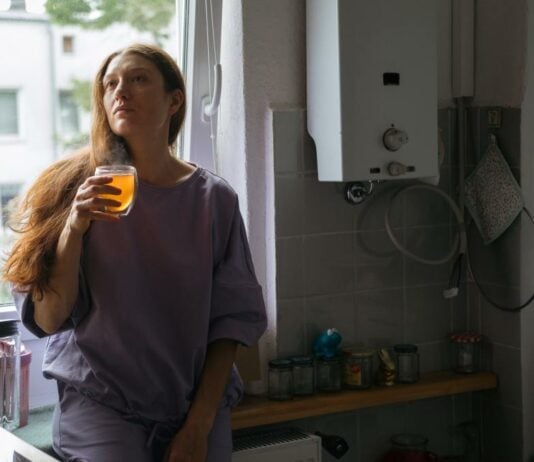 Plötzliche Stille nach dem Trubel: Mama Yeliz trauert den Sommerferien nach.