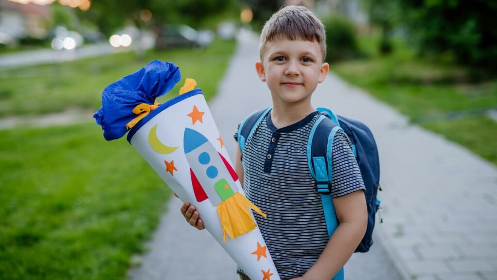 Woher kommt eigentlich der Brauch mit der Schultüte? 🎉