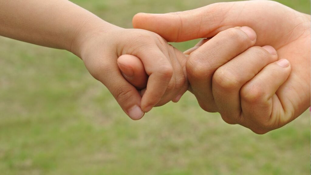 Wie du dein Kind erziehst, prägt viel mehr fremde Kinder, als du denkst