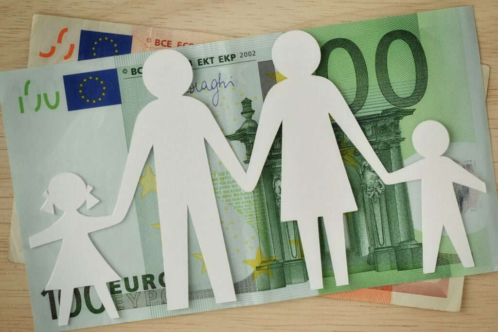 Kindergeld, Unterhalt, Namensrecht: Das ändert sich 2025 für Familien