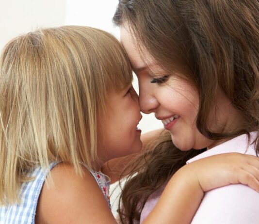 Mutterliebe und Fürsorge können das Leben unserer Kinder verlängern.