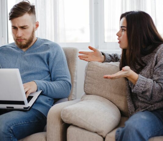 Was, wenn er den Laptop einfach nie zuklappt?