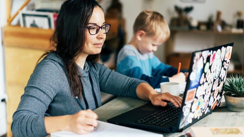 Heißt Vereinbarkeit, meine Kinder für 50 Stunden abzugeben?